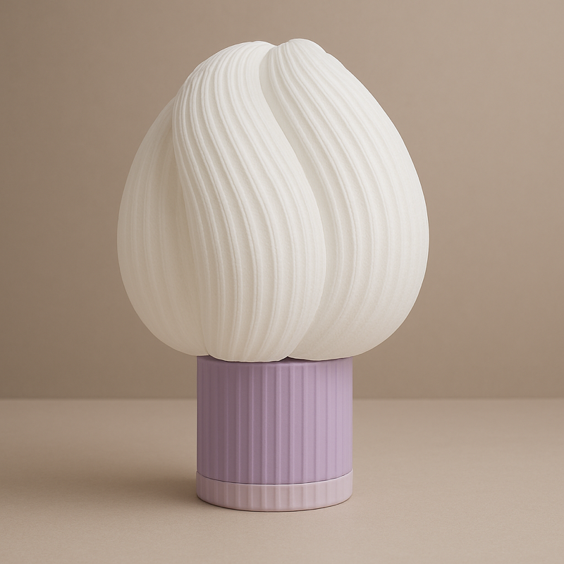 Fiora Bianca – lampada da tavolo minimalista fatta a mano