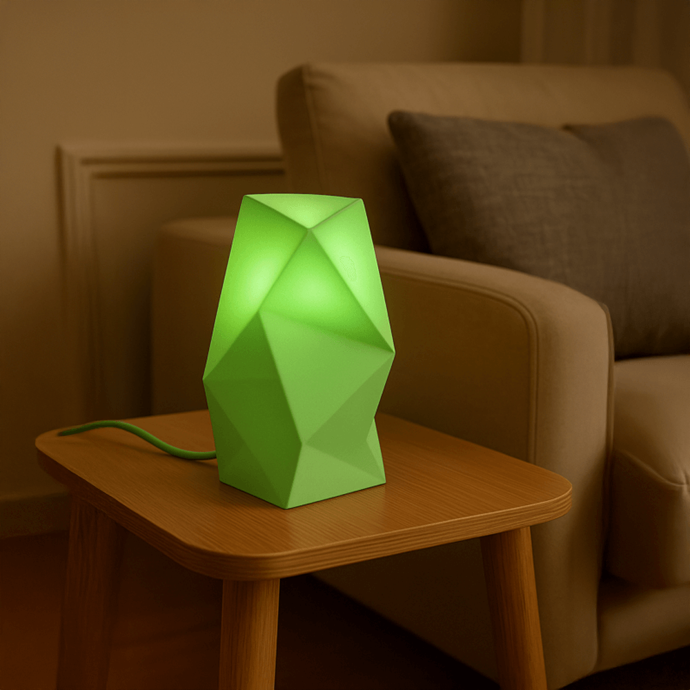 Astra Tischlampe – Geometrische Designerlampe in Moosgrün